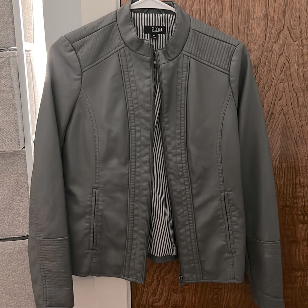 XS Ana brand, color gray leather jacket.